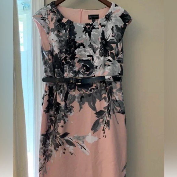 Pink Floral Print Belted Dress. Perfect for Spring. Size 8. In EUC - Picture 1 of 7